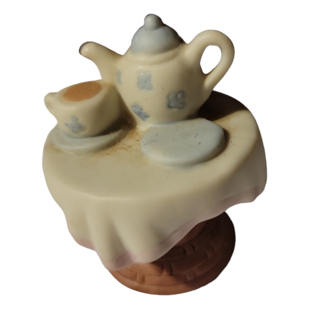 Vtg Homco Figurine Porcelain Picnic Whicker Table Teapot Cup Tablecloth #1401